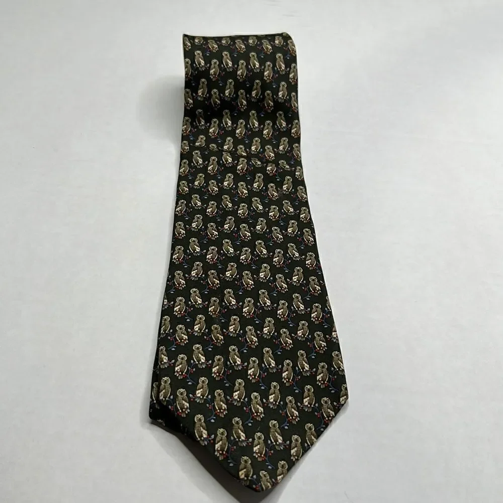 Brooks Brothers Basics Silk tie with owl print in Hunter green EUC